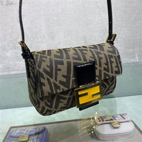 fendi baguette vertigo|Altro.